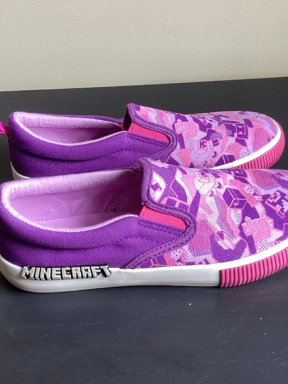 Girls or Unisex Minecraft Slip Ons Pink n Purple Sneakers Size 3 - EUC